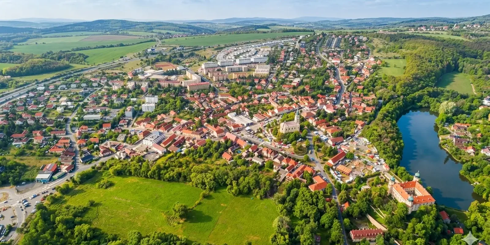Z betonu do zeleně: Proč lidé opouštějí Prahu a volí Mníšek pod Brdy
