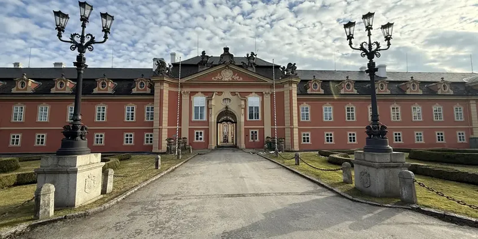 Dobříš 2026: Proč se mění v "malou Prahu" a co to znamená pro ceny nemovitostí?